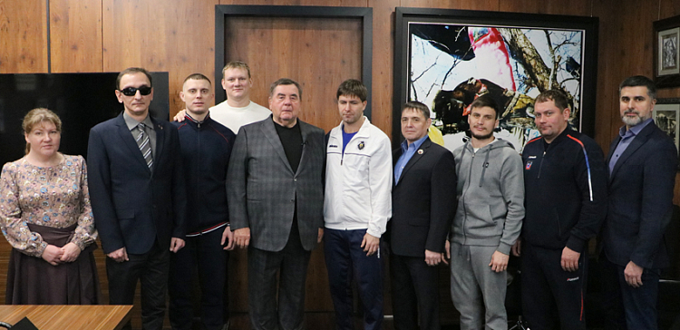 FIAS President Meets Blind SAMBO World Champions